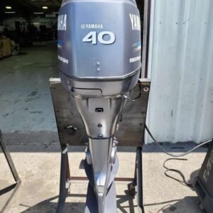 2002 Yamaha 40 HP 3 Cylinder Carbureted 4 Stroke 20" (Long Shaft) Outboard Motor